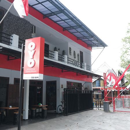 Hotel Oyo 1380 Velodrome Family House Syariah Malang Exterior foto